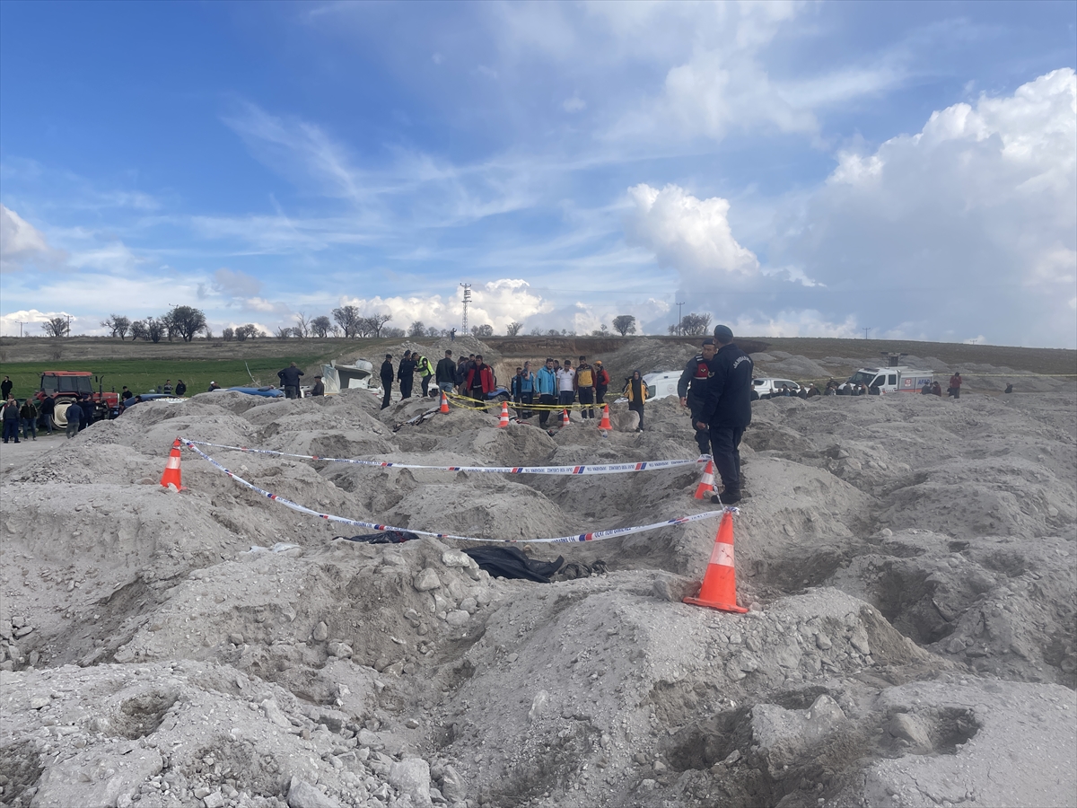 Niğde'de patates deposu yapımında meydana gelen göçükte 2 kişi öldü, 4 kişi yaralandı