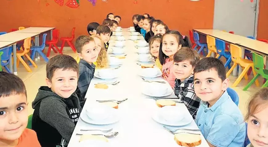 Okul kantinlerinde yeni dönem! Haftanın bir günü satışına izin verildi