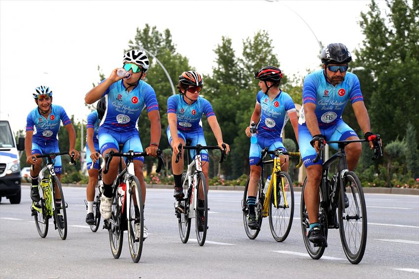 Ömer Halisdemir 5. Ulusal Bisiklet Turu sporcuları Konya'ya ulaştı