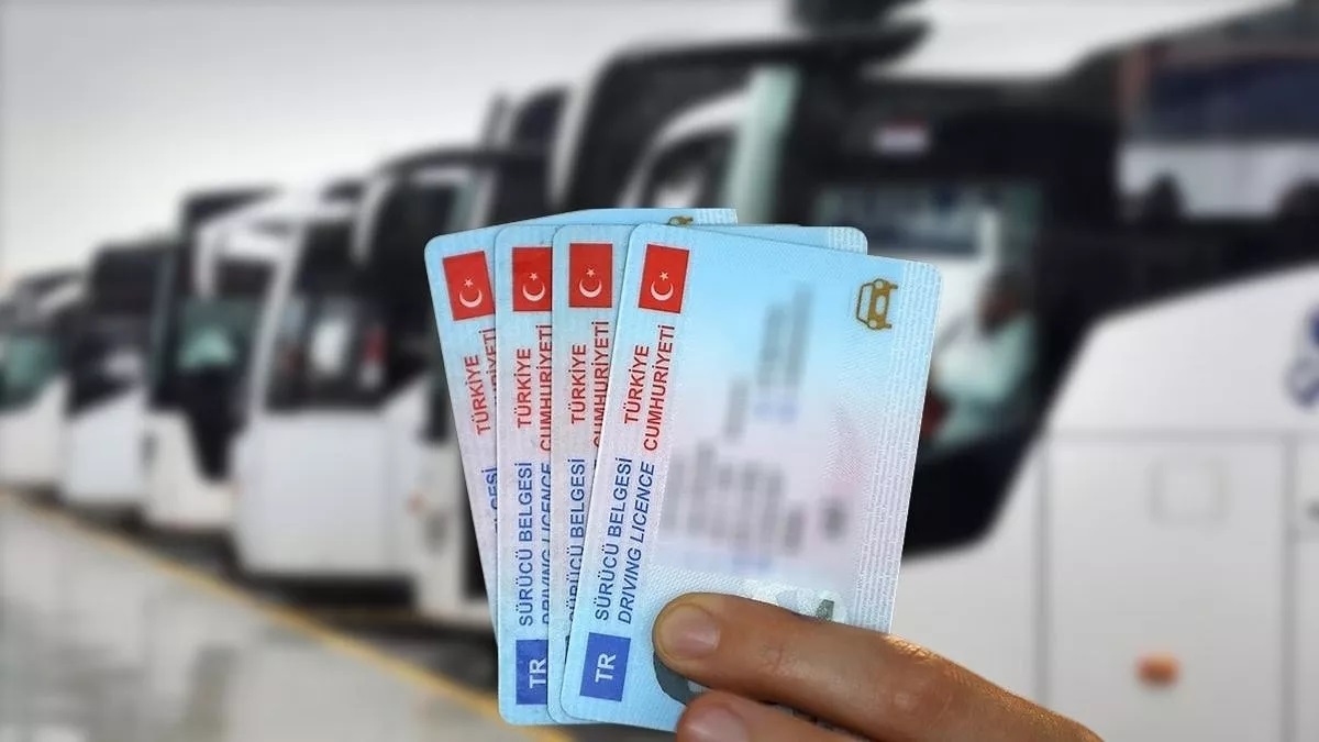 Otobüs ehliyetinde yaş sınırı düştü