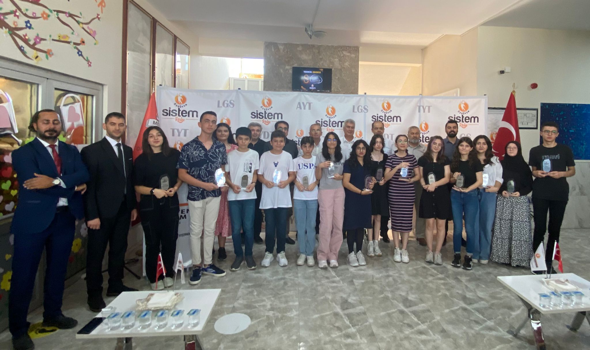 ÖZGÜVEN SİSTEM KOLEJİ GELENEKSEL ÖDÜL TÖRENİ