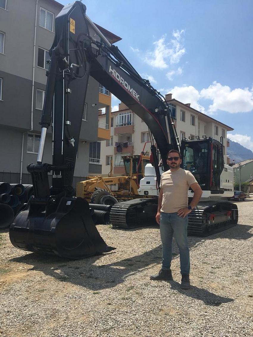 PALETLİ EKSKAVATÖR İŞ MAKİNASI KAZANDIRILDI