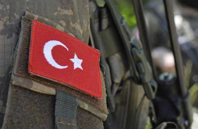 Pençe Kilit operasyonu bölgesinde 1 askerimiz şehit olurken 2 askerimiz de yaralandı.