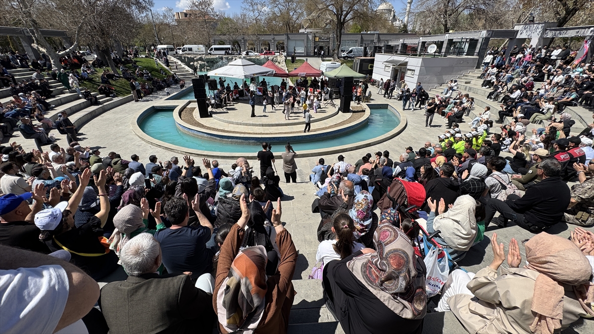 Polis Akademisi Bandosu Konya'da konser verdi