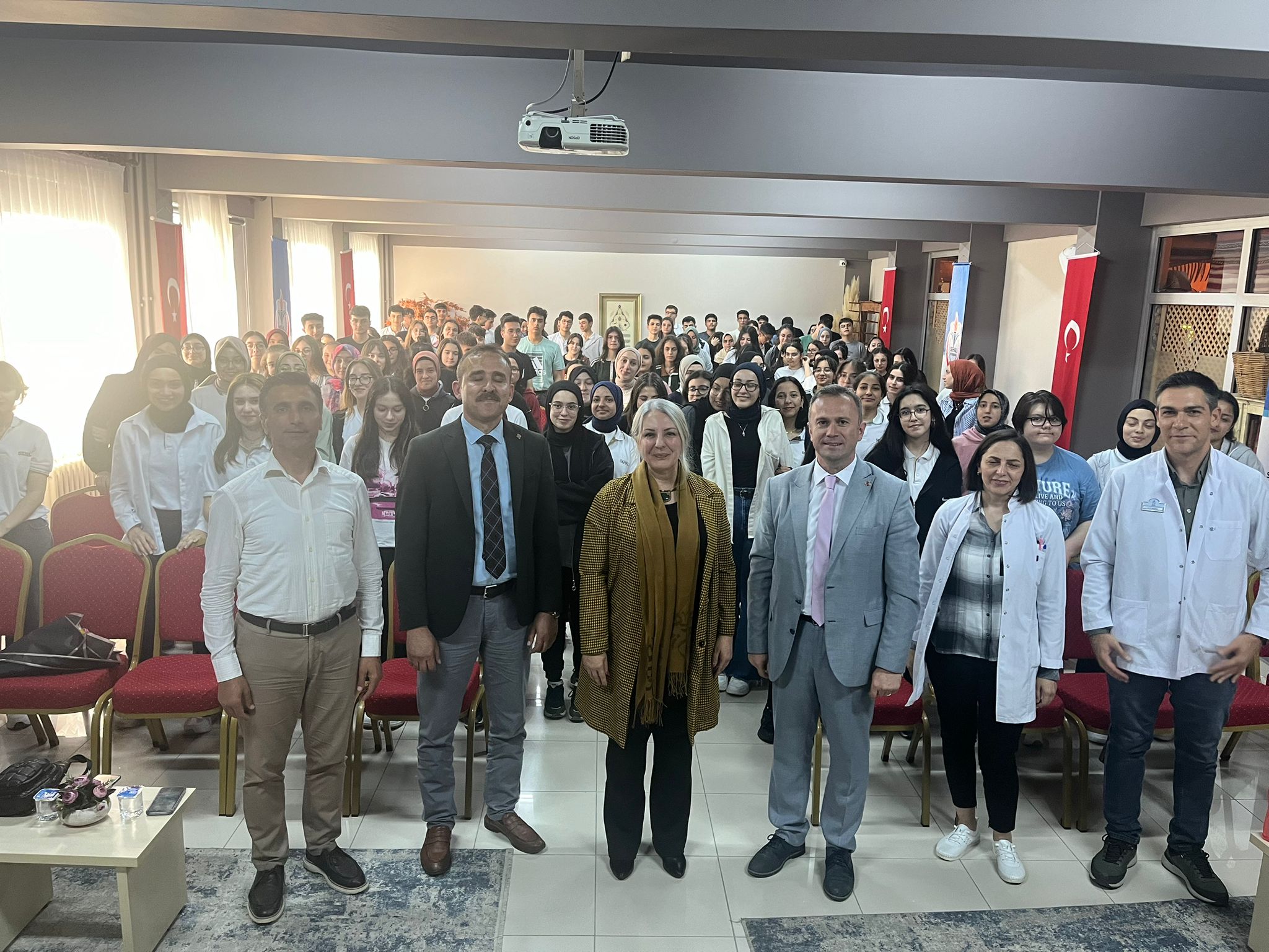 PROF.DR. ZÜMRÜT BEGÜM ÖGEL  SEYDİŞEHİR’DE ÖĞRENCİLERLE BULUŞTU