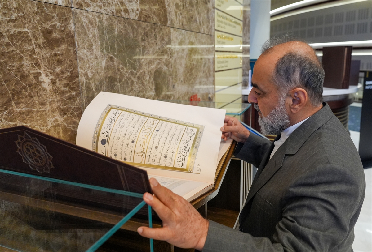 &quot;İstanbul Mushafı&quot; Cumhurbaşkanlığı Külliyesi Millet Kütüphanesi'nde sergileniyor