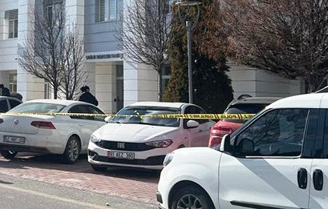 Konya'da dekan yardımcısını odasında silahla yaralayan öğrenci intihar girişiminde bulundu
