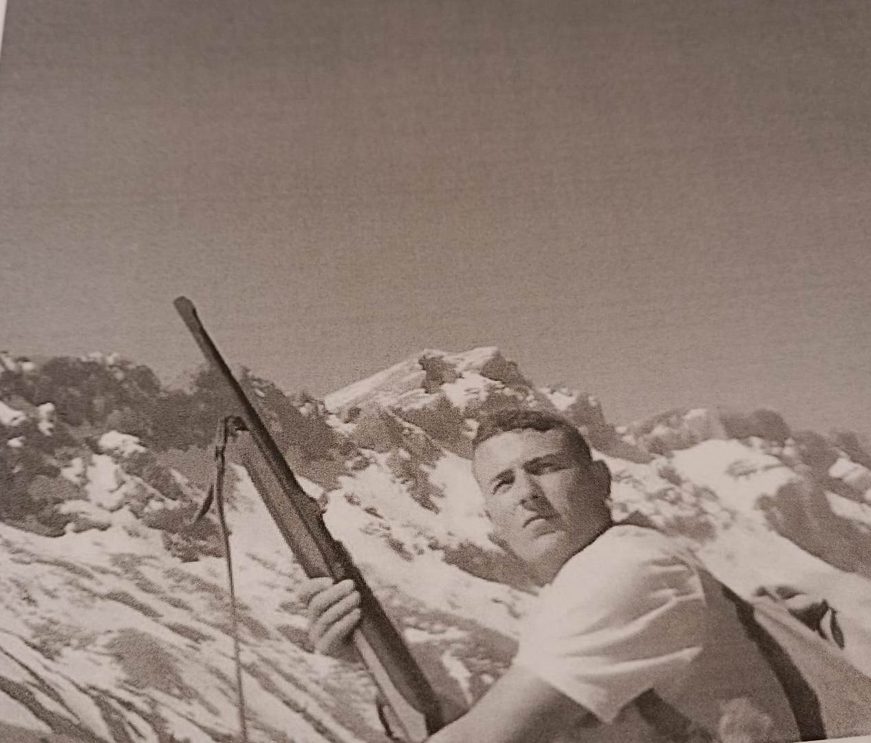 " Küpe Dağı'nda Ruhsatlı Tüfekle Çektiği Fotoğraf Sosyal Medyada Paylaşılınca Cezayı Yedi!" ÖZEL HABER