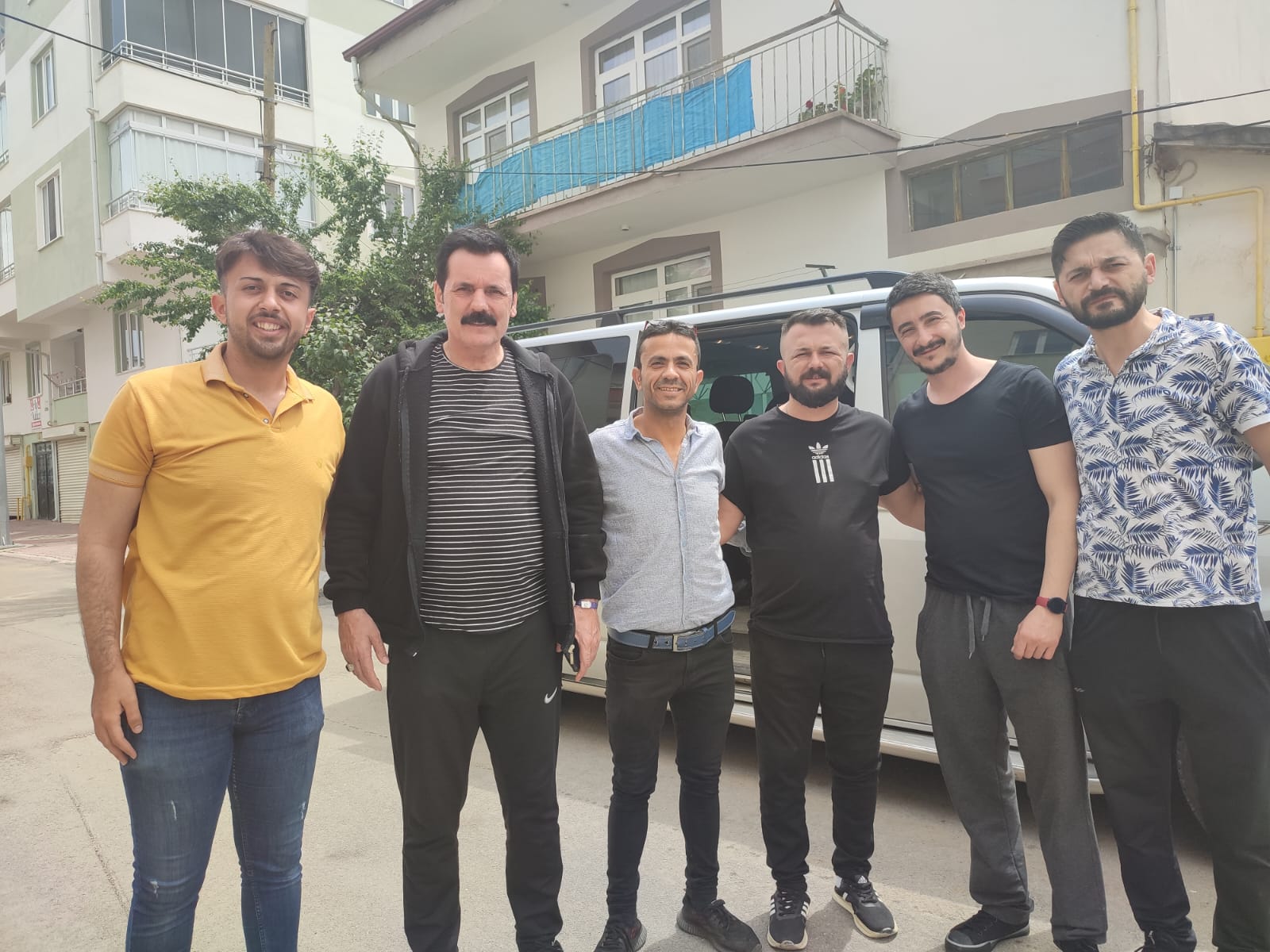 Sanatçı Ramazan Çelik, Antalya konseri dönüşü Seydişehiri ziyaret etti.