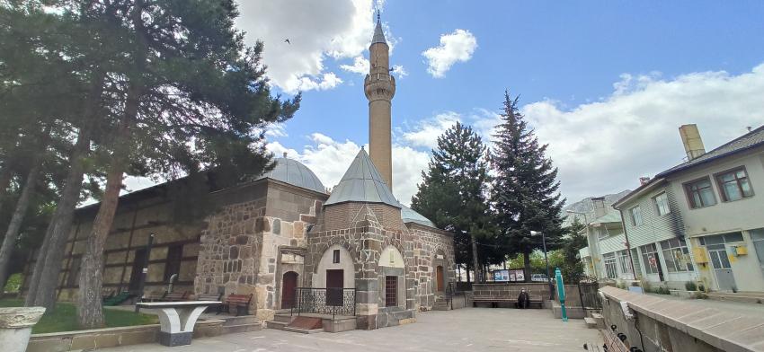 Ramazan'ın son Cuma Hutbesi! .Kadir gecesi: BiN aydan hayırlı gece