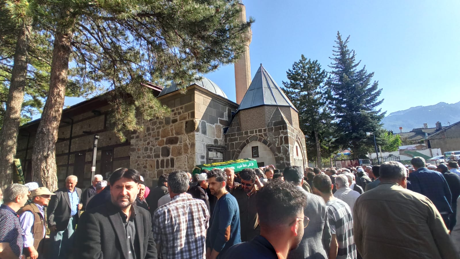 REKTÖR HASAN HÜSEYİN CANSEVER  SON  YOLCULUĞUNA UĞURLANDI