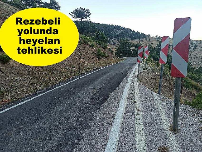  Rezebeli yolunda heyelan tehlikesi