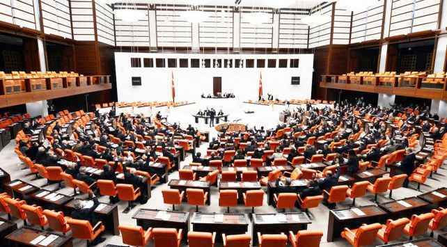 Saadet Grubundan fahri öğreticiler için kanun teklifi