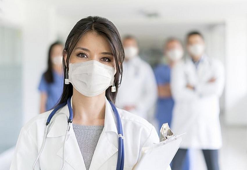 Sağlık Bakanlığı sağlıkçılara getirilen izin yasağını kaldırdı