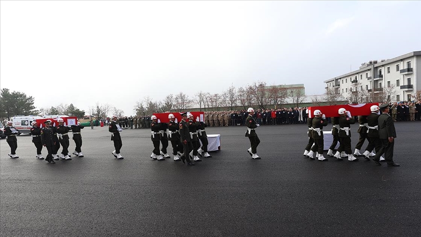 Şehitlerimizi Ugurluyoruz;Pençe-Kilit Harekatı bölgesinde şehit olan 6 asker için tören yapıldı