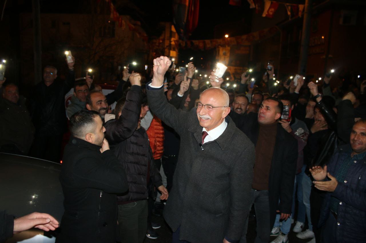 SEYDİŞEHİR ABDULKADİR ÇAT'A SAHİP ÇIKIYOR