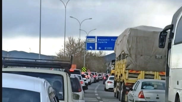 Seydişehir Antalya kara yolunda tatil dönüşü yoğunluğu yaşanıyor