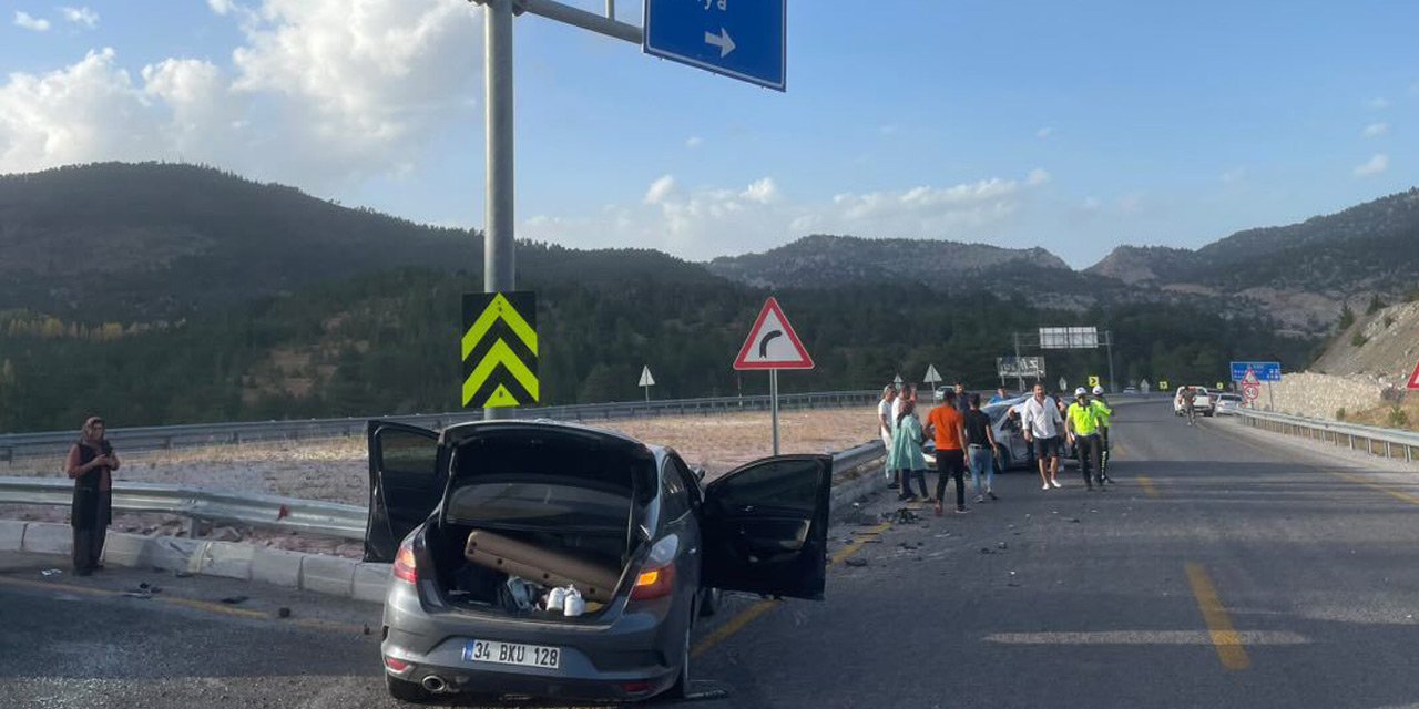 Seydişehir Antalya   yolunda  iki otomobil çarpıştı: 2 yaralı