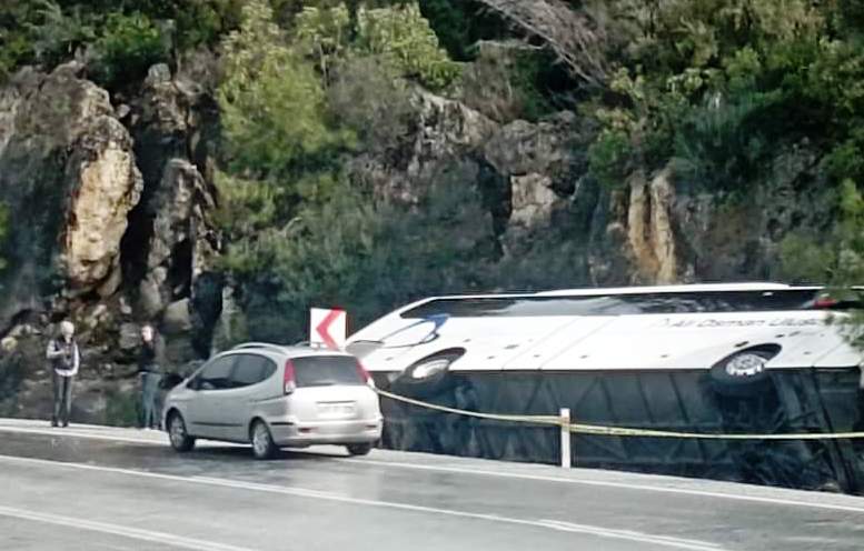 Seydişehir -Antalya  yolunda otobüs kazası: 21 yaralı