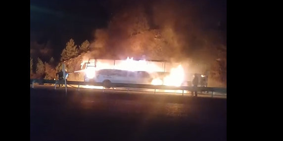 Seydişehir-Antalya Yolunda Yolcu Otobüsü Alev Alev Yandı: Yaralı ve Ölen Yok