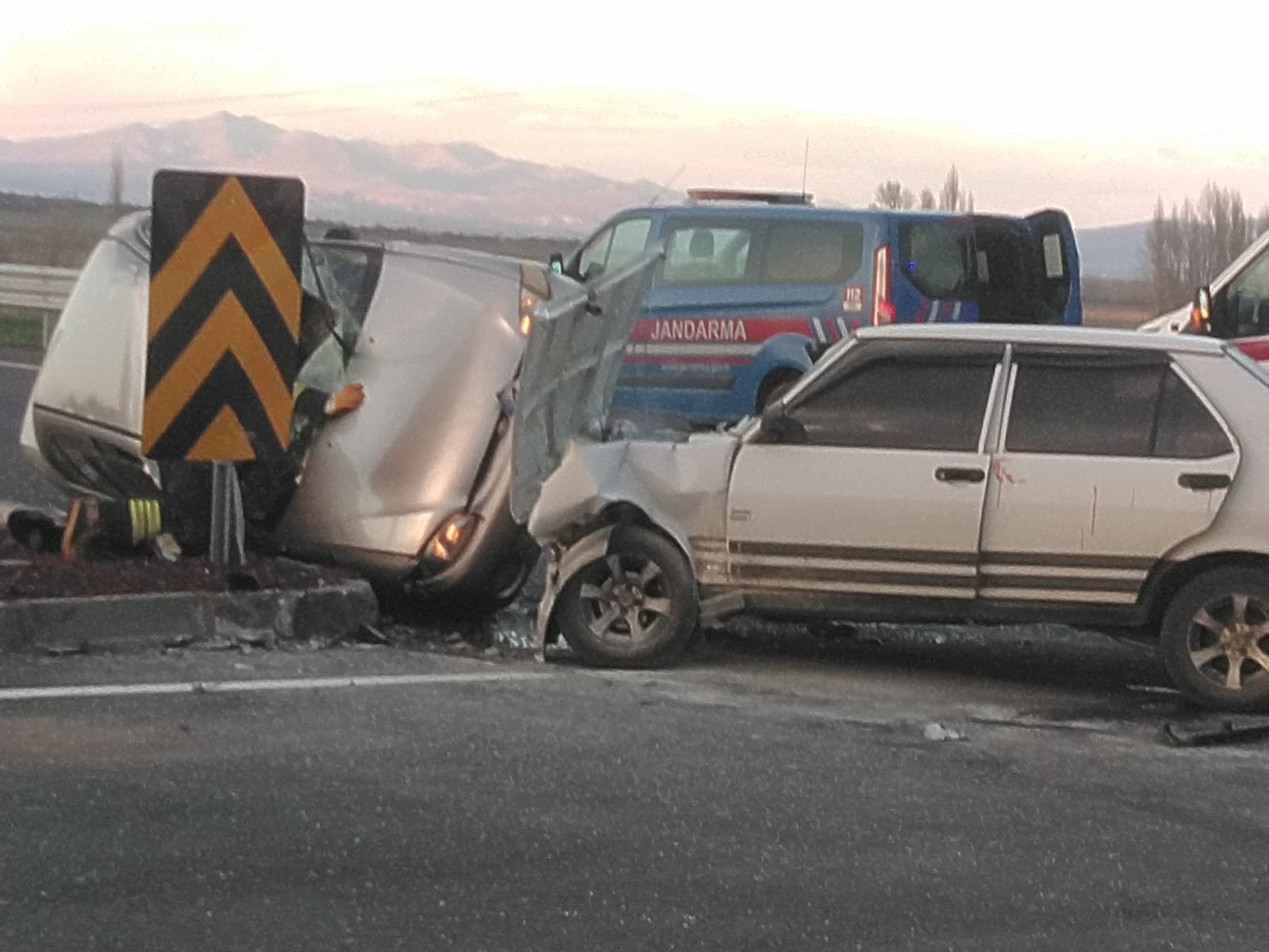 Seydişehir'deki trafik kazasında 4 kişi yaralandı VİDEO HABER