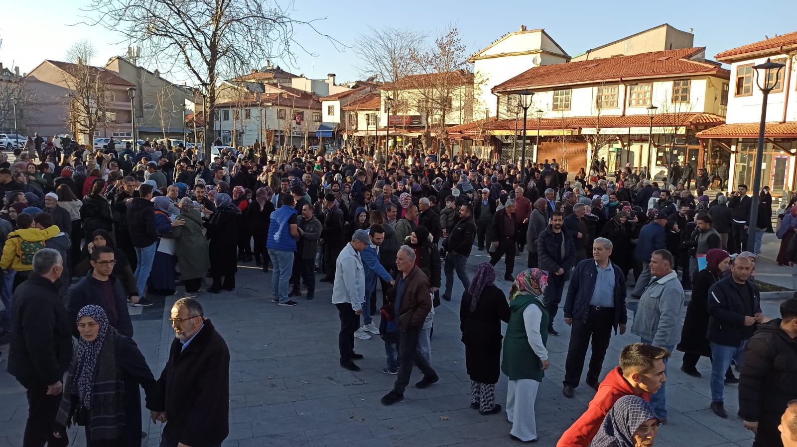 Seydişehir'de 140  kişilik Umre kafilesi kutsal topraklara dualarla uğurlandı
