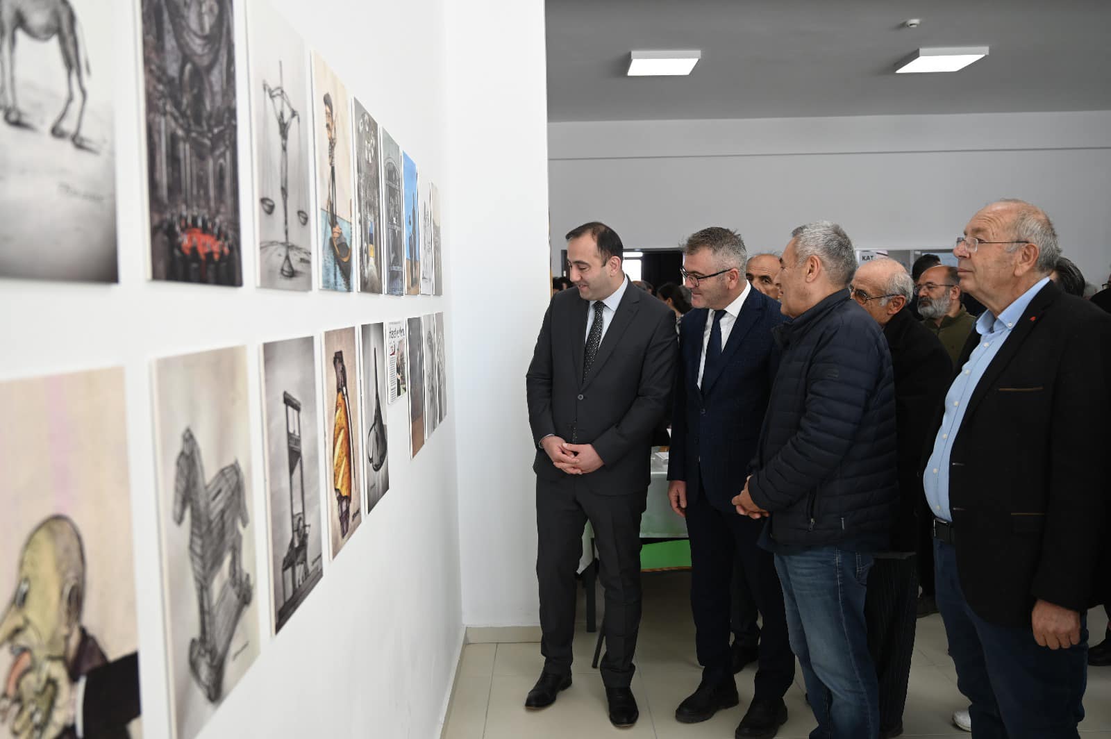 Seydişehir'de Ahmet Öztürklevent'in Karikatür Sergisi Büyük İlgi Gördü