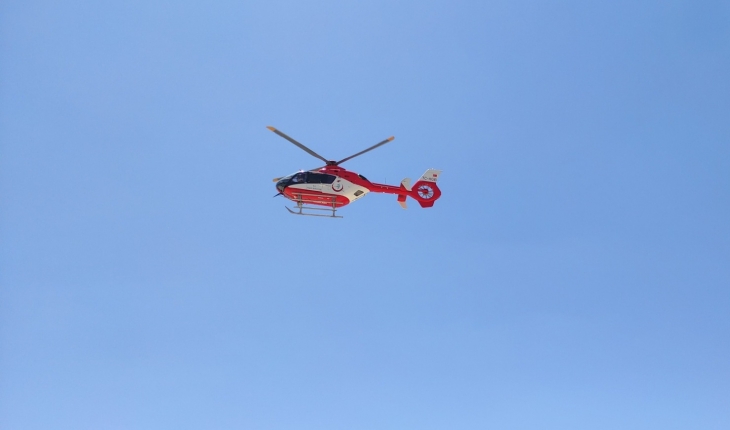 Seydişehir'de beyin kanaması geçiren hasta, ambulans helikopterle Konya'ya sevk edildi.