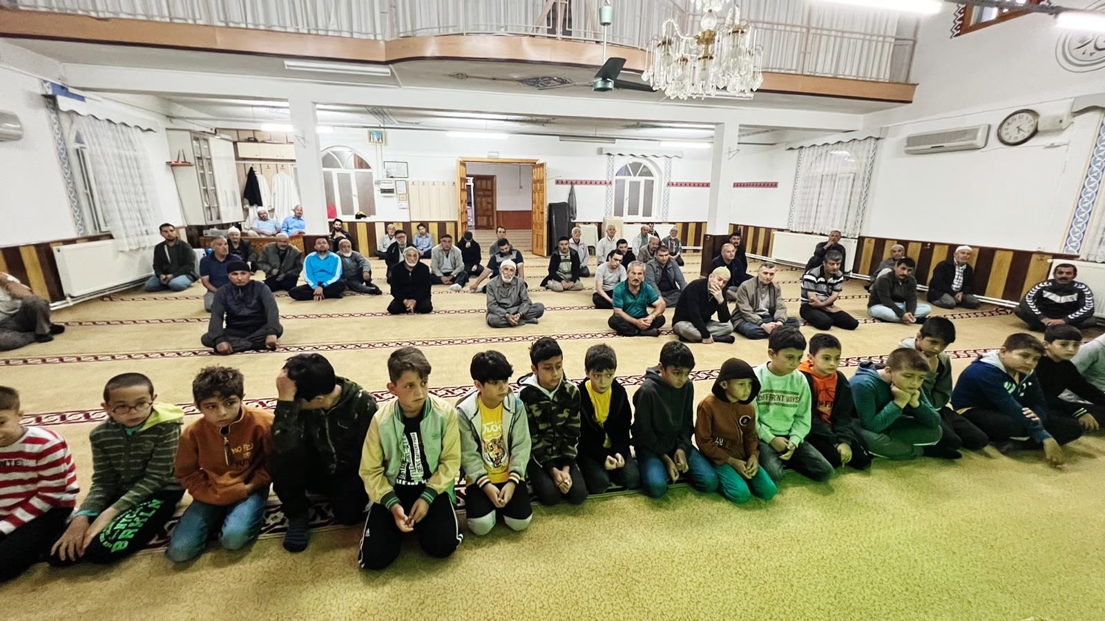 Seydişehir'de “Güle Oynaya Camiye Gel Projesi” İle Camilerimiz Çiçek Açtı