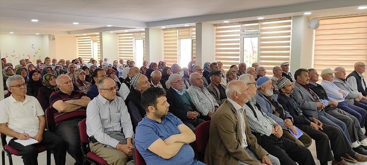 Seydişehir'de hacı adaylarına seminer