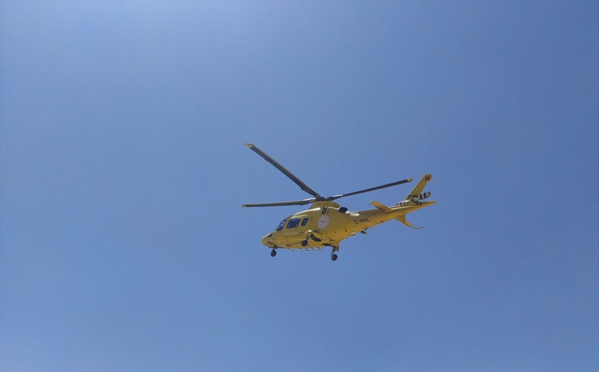 Seydişehir'de hava ambulansı bebek için havalandı
