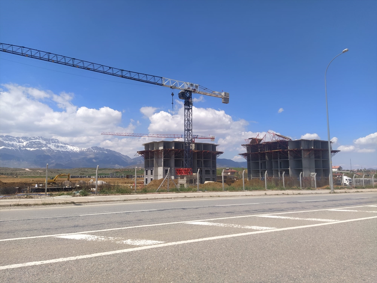 Seydişehir'de inşaat halindeki binadan düşen işçi yaralandı