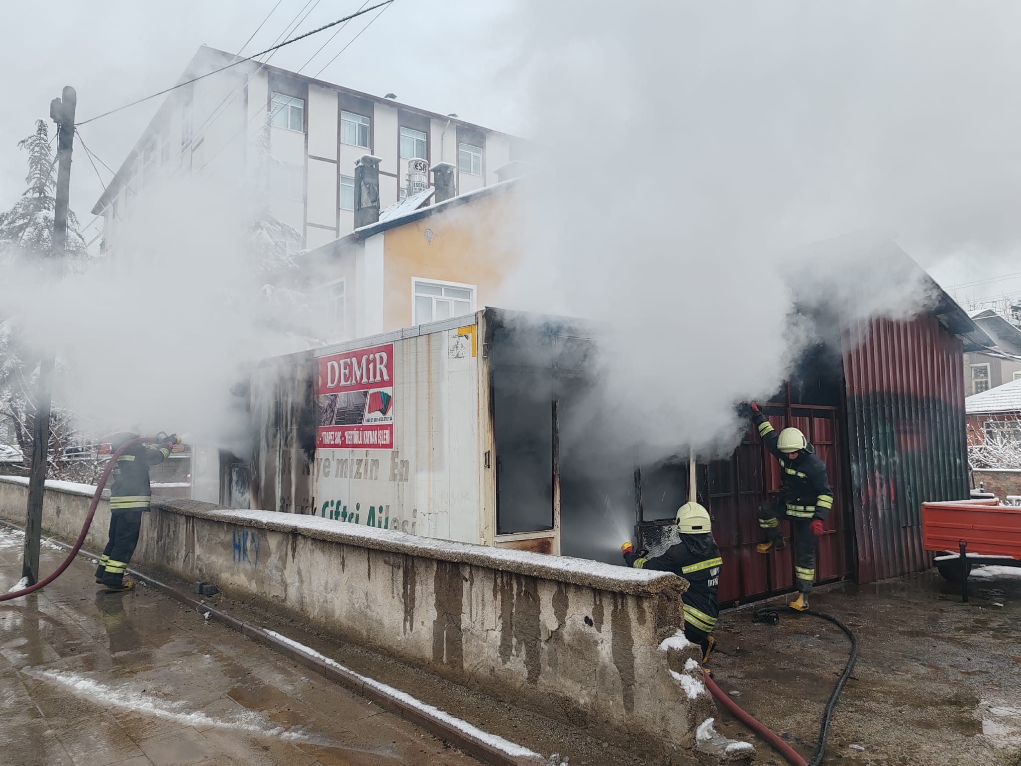 Seydişehir'de İşyerinde Çıkan Yangın Kontrol Altına Alındı