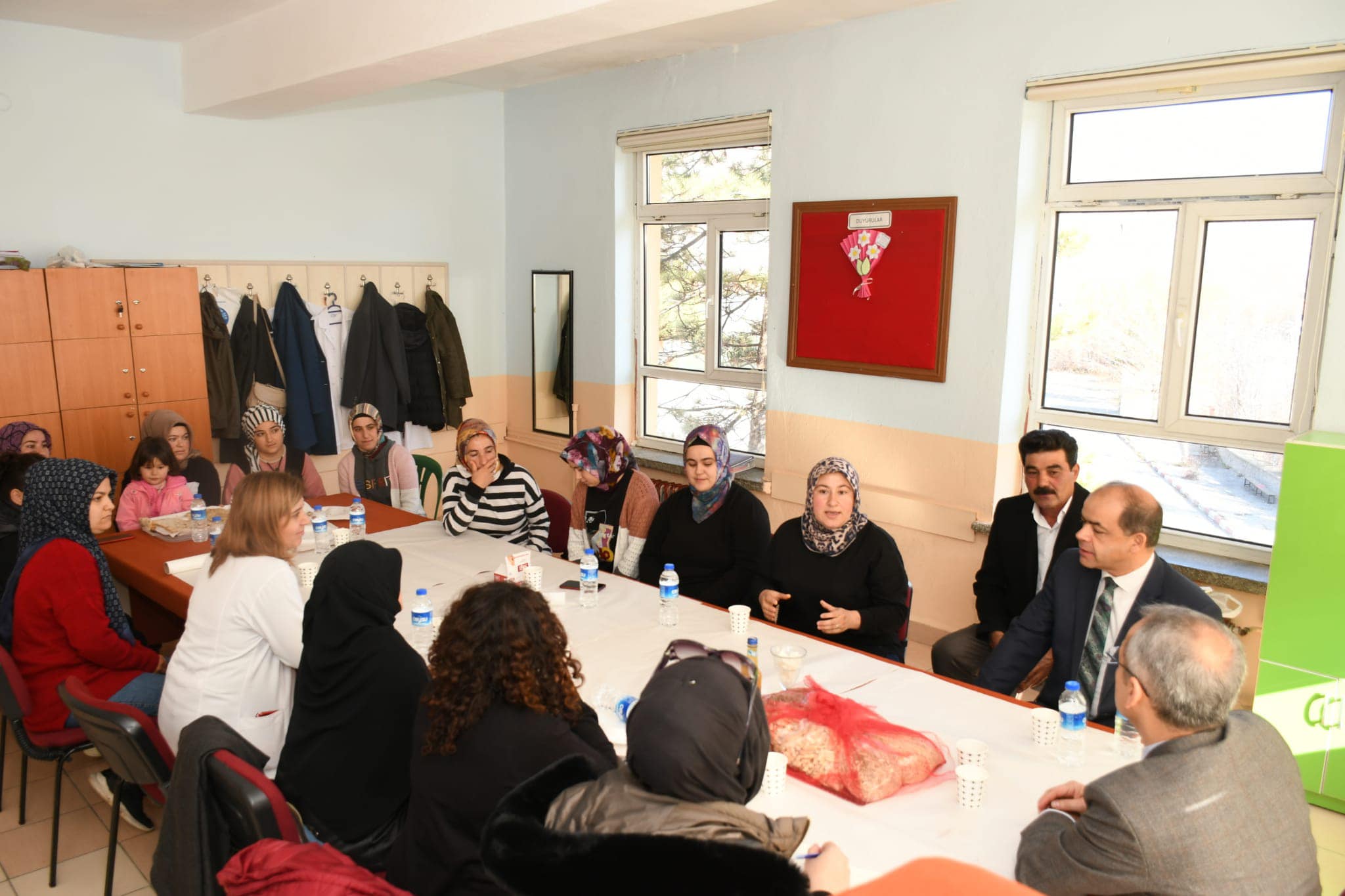 Seydişehir'de “Kadın Girişimi, Üretim ve İşletme Faaliyetleri  toplantısı.