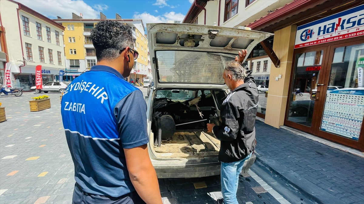 Seydişehir'de kanadı kırılan leylek tedaviye alındı