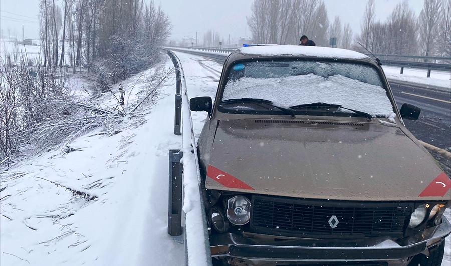 Seydişehir'de Kar  yağışı sonrası  oluşan  buzlanma   kazalara  neden oldu