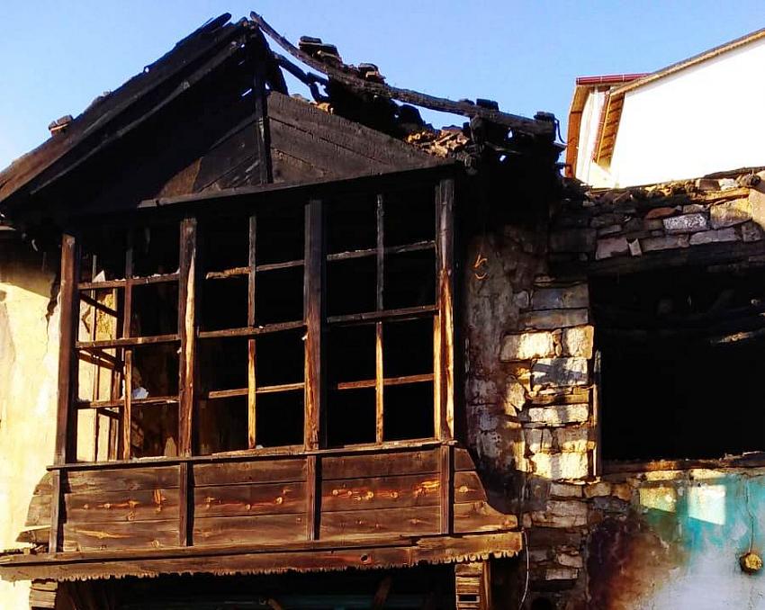 Seydişehir'de  Metruk  binada  yangın 