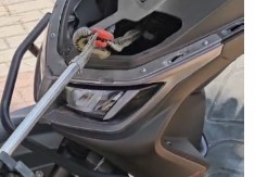 Seydişehir’de Motosikletin direksiyon kısmından  yılan çıktı