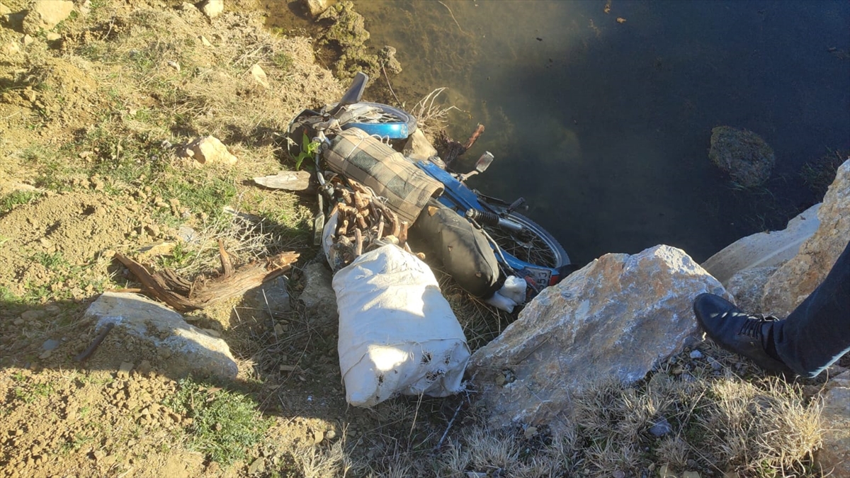 Seydişehir'de motosikletle su kanalına düşen kişi yaralandı
