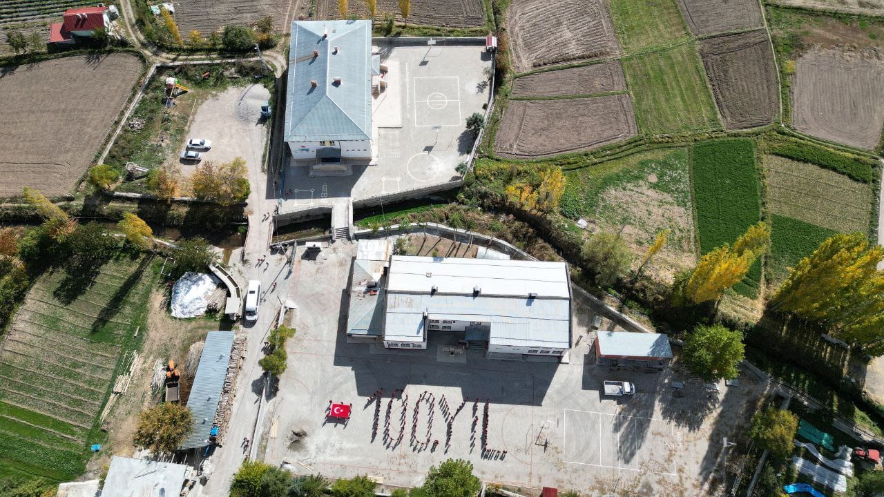 Seydişehir'de öğrencilerden  Muhteşem 100. yıl koreografisi VİDEO HABER