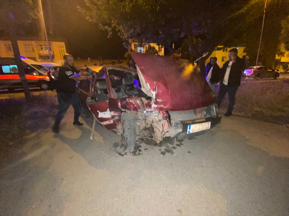 Seydişehir'de otomobillerin çarpışması sonucu 4 kişi yaralandı