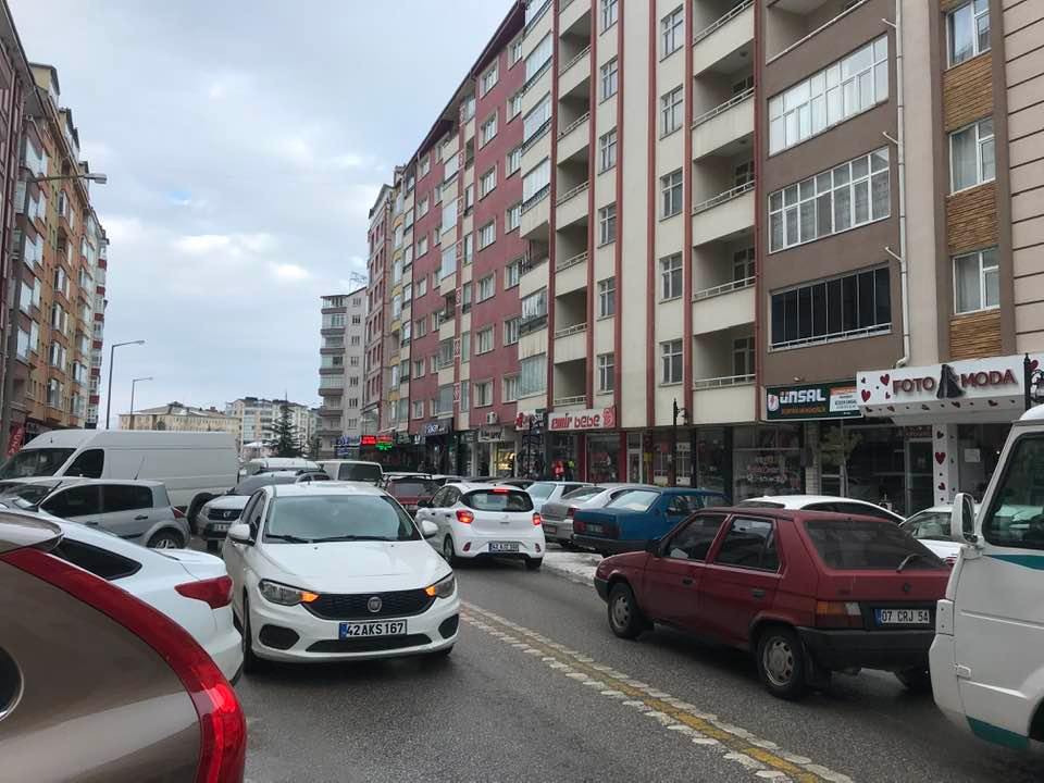 SEYDİŞEHİR'de OTOPARK VE TRAFİK SORUNU HAD SAFHAYA ULAŞTI.