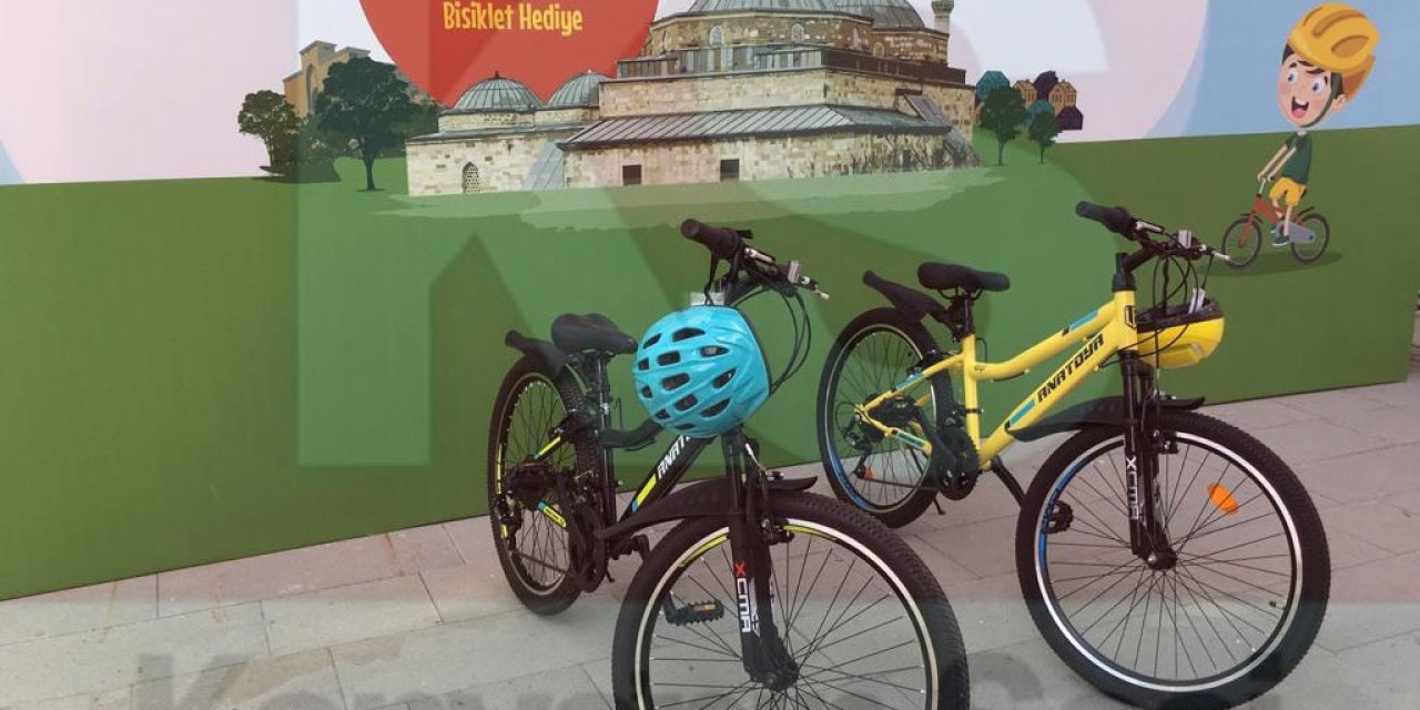 Seydişehir'de "Güle Oynaya Camiye Gel Projesinde" çocuklar bisikletlerine kavuştu