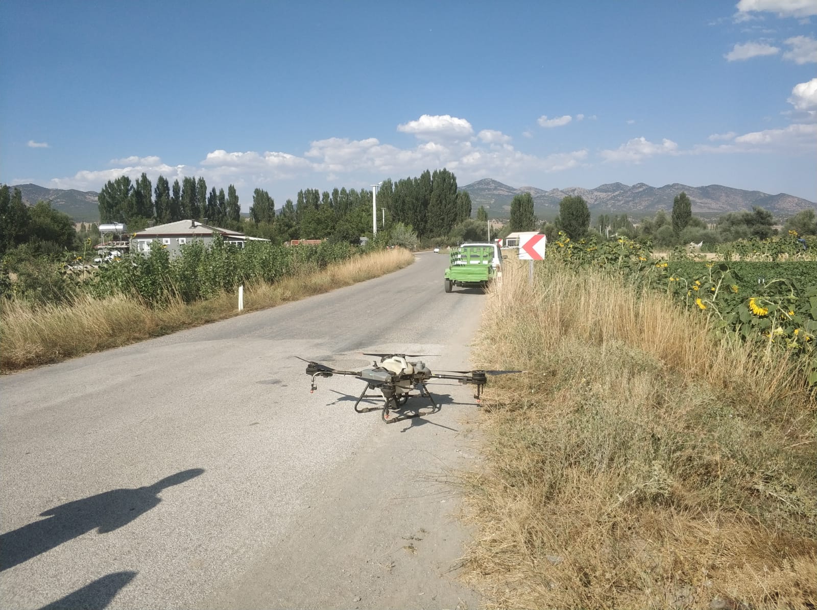 Seydişehir'de Tarım arazileri dronla ilaçlandı