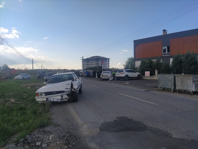 Seydişehir'de  trafik kazasında 3 kişi yaralandı