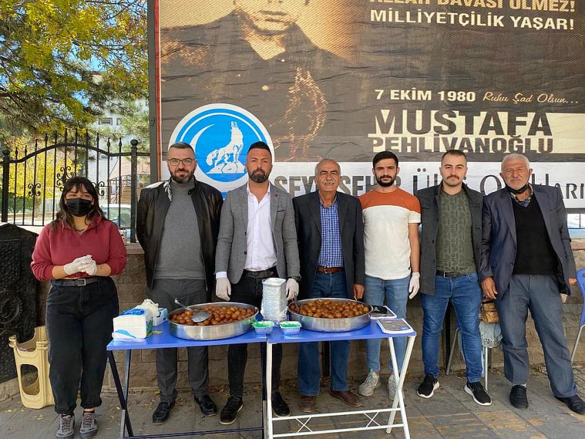 Seydişehir'de Ülkü Ocakları Lokma Dağıttı