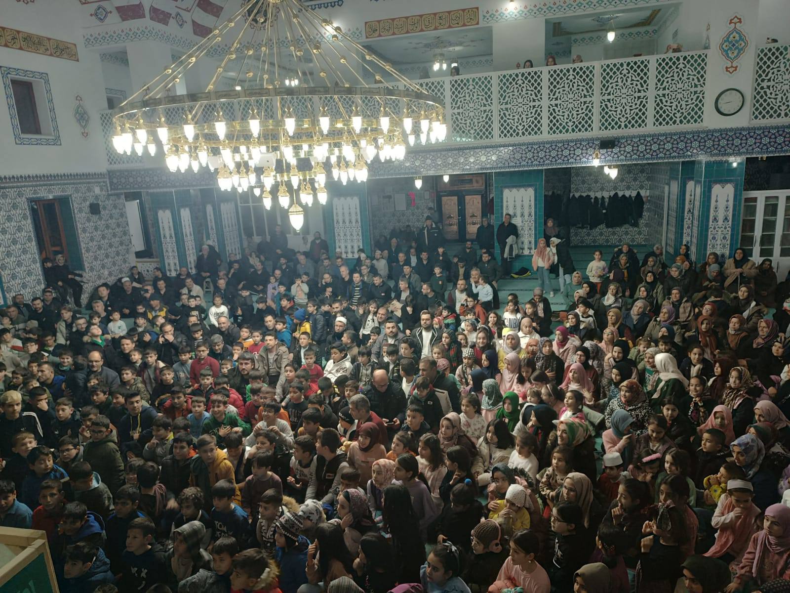 Seydişehir'de Yatsı Namazı Çocuk & Genç Buluşması Gerçekleştirildi