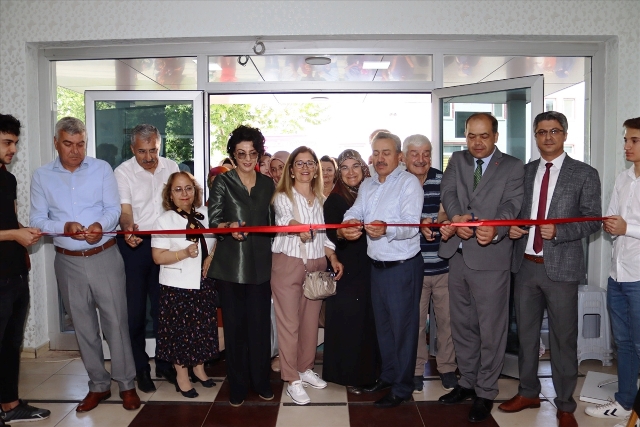Seydişehir'de yıl sonu karma sergisi açıldı