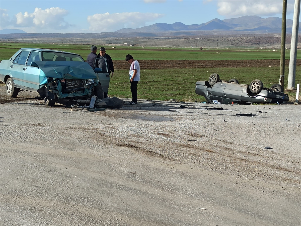 Seydişehir'deki trafik kazasında 3 kişi yaralandı