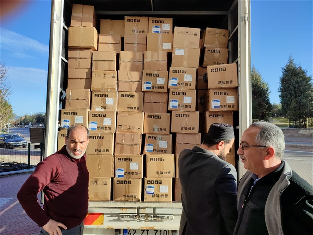 Seydişehir'den Depremzedelere bayramlıklar gönderildi